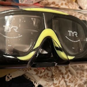 NIB TYR Adult swim goggles SMOKY BLACK LENS.  Guys/ girls